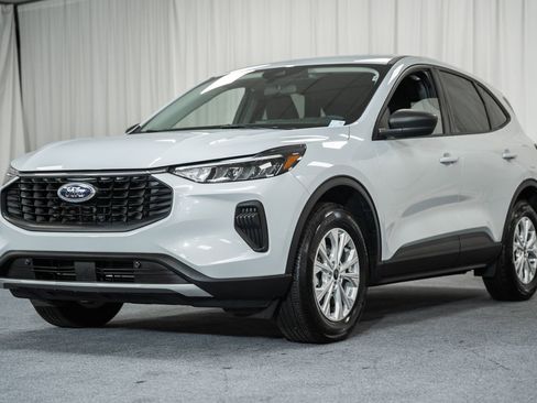 Certified 2025 Ford Escape Active AWD/4WD image 3