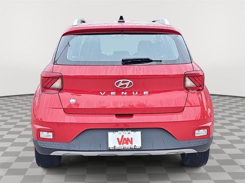 Used 2022 Hyundai Venue Limited w/ Cargo Package image 6