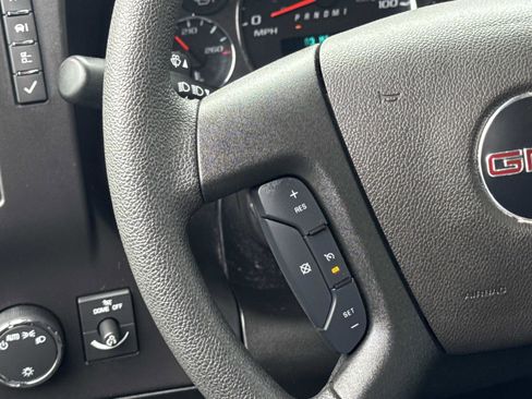 Used 2024 GMC Savana 2500 w/ Driver Convenience Package image 6