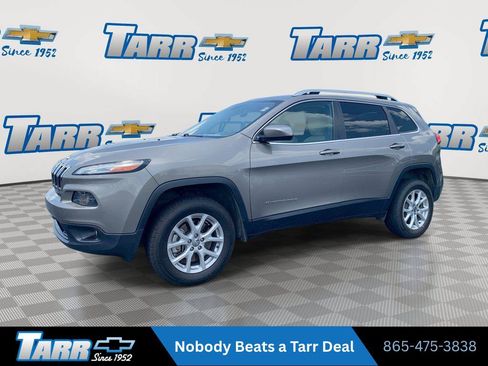 Used 2016 Jeep Cherokee Latitude w/ Cold Weather Group AWD/4WD image 1