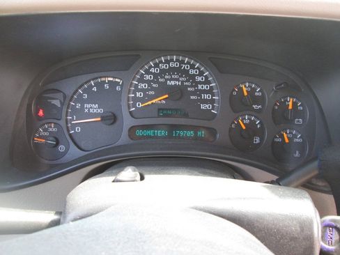 Used 2004 GMC Sierra 2500 SLT w/ Snow Plow Prep Package AWD/4WD image 13