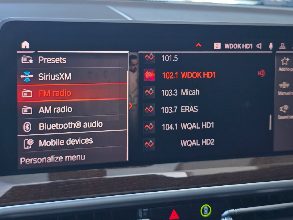 Used 2022 BMW X4 xDrive30i w/ Premium Package AWD/4WD image 5
