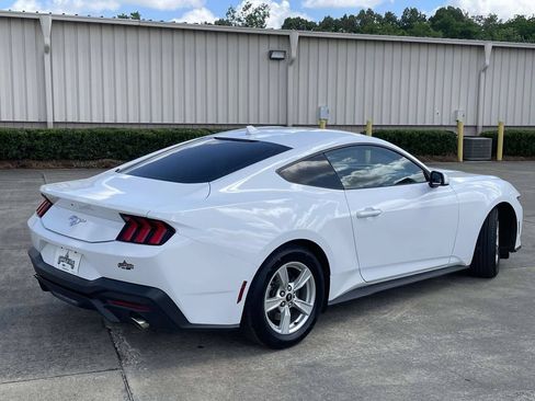 Used 2024 Ford Mustang Coupe RWD image 3