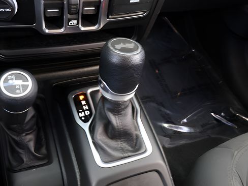 Used 2020 Jeep Wrangler Unlimited Sport S AWD/4WD image 26