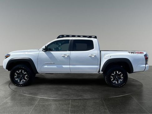 Used 2023 Toyota Tacoma TRD Off-Road w/ Technology Package AWD/4WD image 5