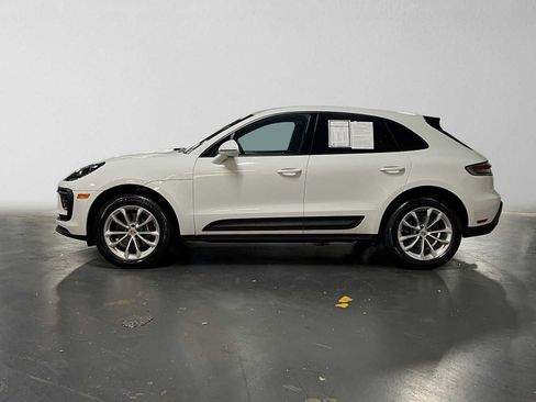 Used 2025 Porsche Macan AWD/4WD image 6