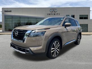 Used 2025 Nissan Pathfinder Platinum FWD video 1