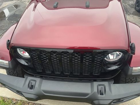 Used 2021 Jeep Gladiator Willys image 4