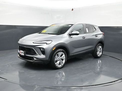 Used 2025 Buick Encore GX Preferred AWD/4WD image 4