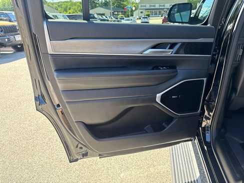 New 2026 Jeep Grand Wagoneer Limited w/ Premium Group II AWD/4WD image 26