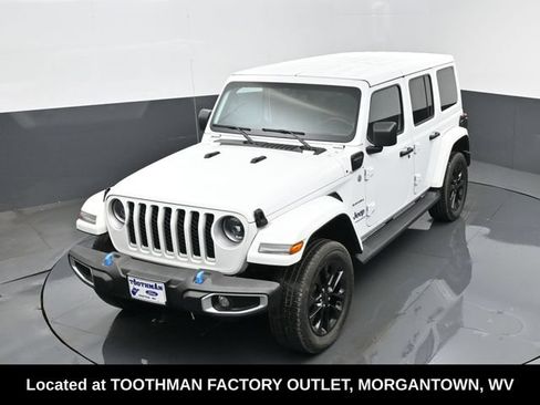Used 2023 Jeep Wrangler Unlimited Sahara w/ Dual Top Group AWD/4WD image 23