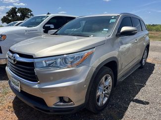Used 2015 Toyota Highlander Limited FWD video 1
