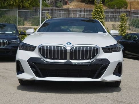 New 2026 BMW 550e xDrive AWD/4WD image 2