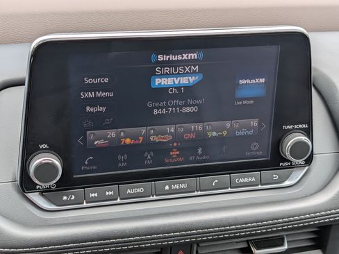 Used 2023 Nissan Rogue SV FWD image 28