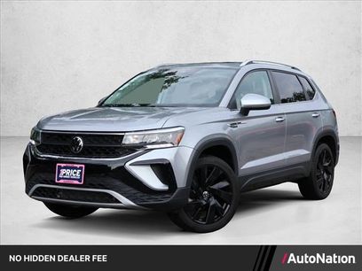 Used 2023 Volkswagen Taos SE w/ Panoramic Sunroof Package