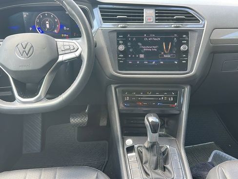 Certified 2023 Volkswagen Tiguan SE w/ Panoramic Sunroof Package FWD image 21