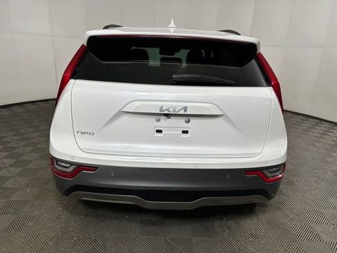 Used 2024 Kia Niro Wave w/ Wave Preserve Package image 4