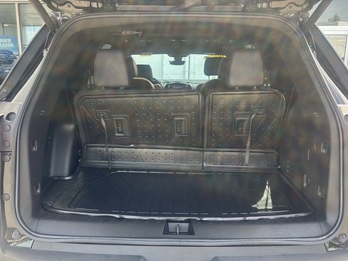 Used 2023 Chevrolet Traverse RS w/ LPO, Floor Liner Package AWD/4WD image 27
