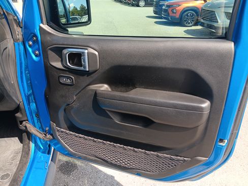 Used 2024 Jeep Wrangler Unlimited Sport AWD/4WD image 21