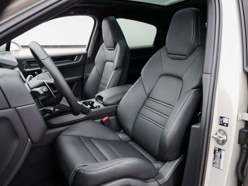 New 2026 Porsche Cayenne E-Hybrid Coupe image 5