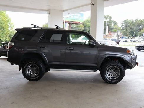 Used 2017 Toyota 4Runner SR5 Premium image 7