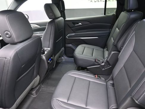 New 2026 Chevrolet Traverse LT image 10