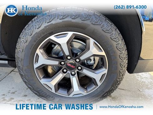 Used 2025 GMC Yukon AT4 Ultimate w/ LPO, Floor Liner Package image 9