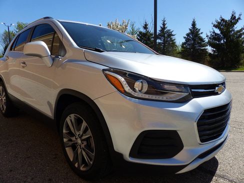 Used 2020 Chevrolet Trax LT w/ LT Convenience Package FWD image 10
