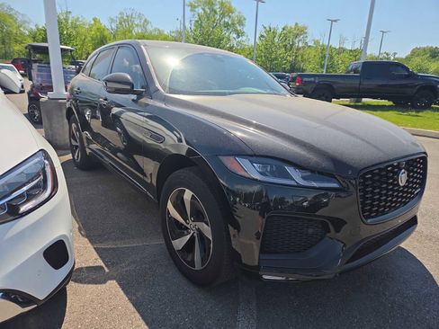 Used 2025 Jaguar F-PACE R-Dynamic S image 1