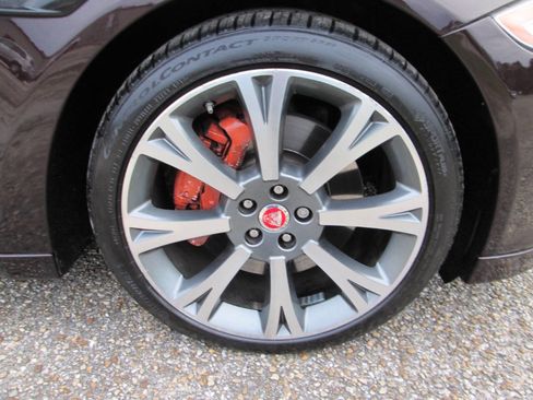 Used 2015 Jaguar XJ image 59