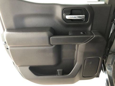 Used 2020 Chevrolet Silverado 1500 Custom w/ Custom Value Package AWD/4WD image 13