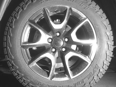 Used 2025 Jeep Compass Trailhawk image 14