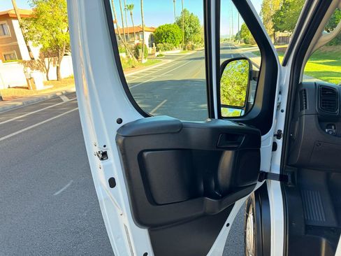 Used 2025 RAM ProMaster 2500 w/ U-Haul Equipment Group FWD image 12