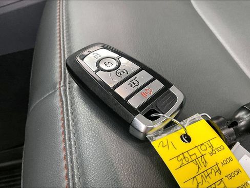 Certified 2025 Ford Explorer Active w/ Active Comfort Package AWD/4WD image 11