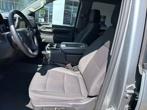 Used 2025 Chevrolet Silverado 2500 LT w/ Convenience Package image 5