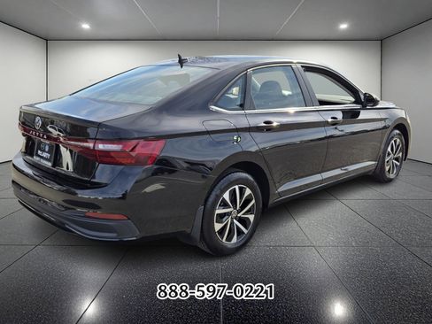 Certified 2025 Volkswagen Jetta S image 5