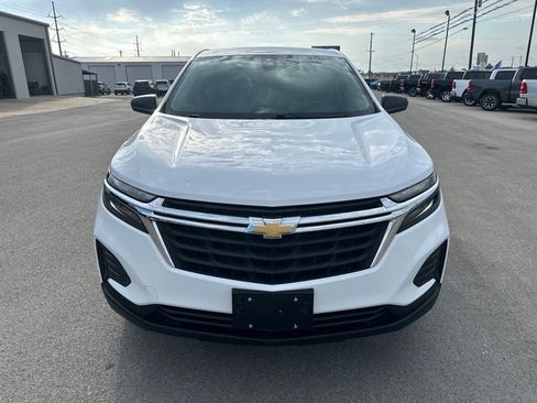 Used 2023 Chevrolet Equinox LS FWD image 2