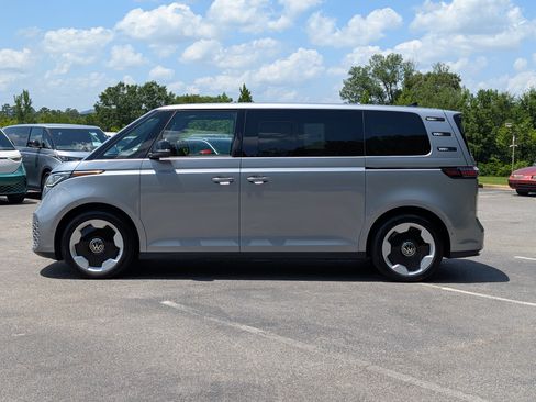 Used 2025 Volkswagen ID. Buzz 1st Edition RWD image 6