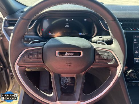 Used 2023 Jeep Grand Cherokee L Laredo image 11