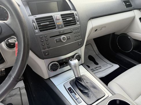 Used 2010 Mercedes-Benz C 300 4MATIC Sedan image 21