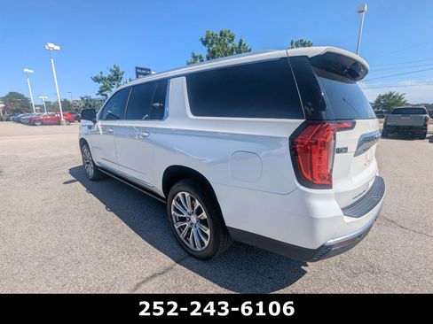 Used 2021 GMC Yukon XL Denali w/ Denali Premium Package AWD/4WD image 7