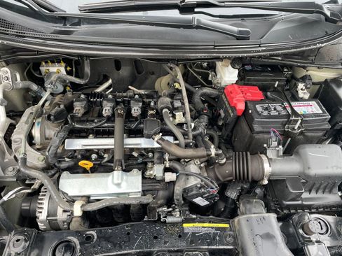 Used 2025 Nissan Versa SV image 31