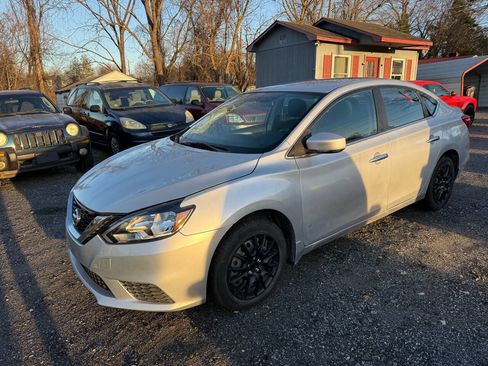 Used 2017 Nissan Sentra S image 6