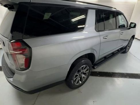 Used 2024 Chevrolet Suburban Z71 w/ Luxury Package image 8