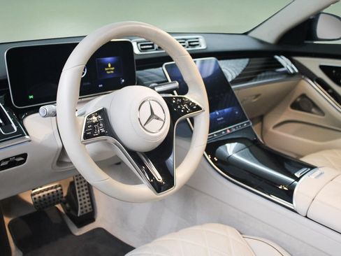 Used 2022 Mercedes-Benz S 580 4MATIC Sedan image 2