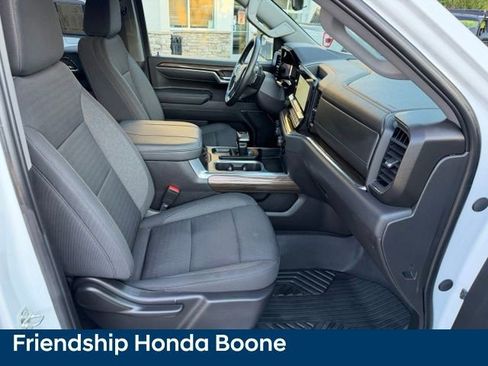 Used 2024 Chevrolet Silverado 1500 LT Trail Boss AWD/4WD image 46