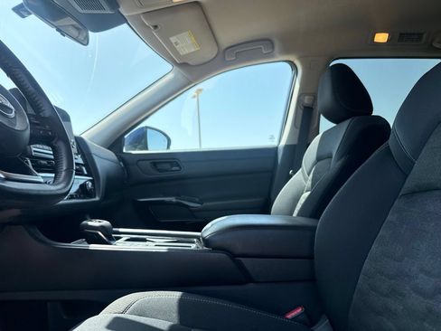 Certified 2025 Nissan Pathfinder SV FWD image 40