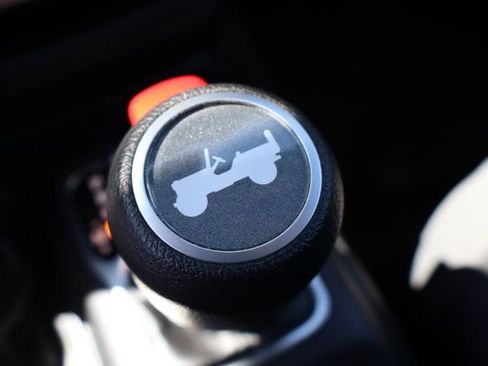 Used 2025 Jeep Wrangler Unlimited Sahara AWD/4WD image 27