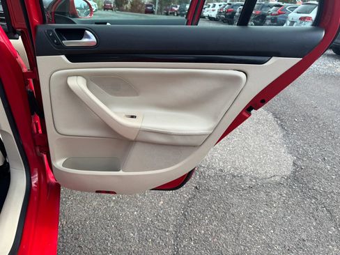 Used 2014 Volkswagen Jetta TDI image 19