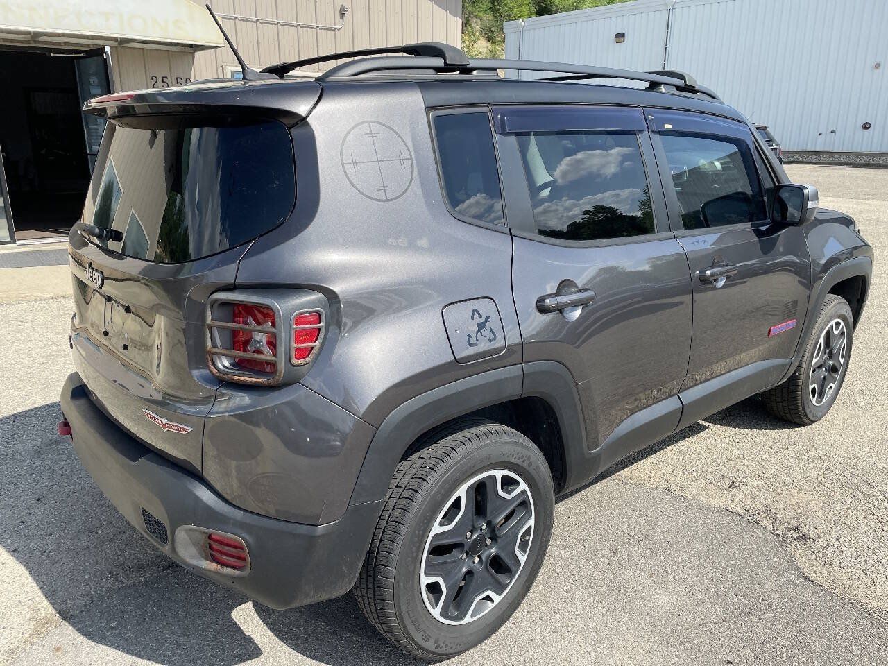 Used 2016 Jeep Renegade Trailhawk AWD/4WD image 8